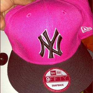 pink n black yankee new era snapback